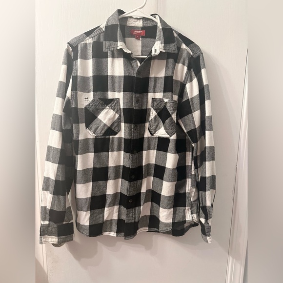 Graphic Stevie Nicks Checkered flannel. Men’s size Medium - Picture 2 of 9